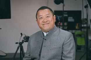 曾志伟家世背景,出身名门，演艺事业璀璨辉煌